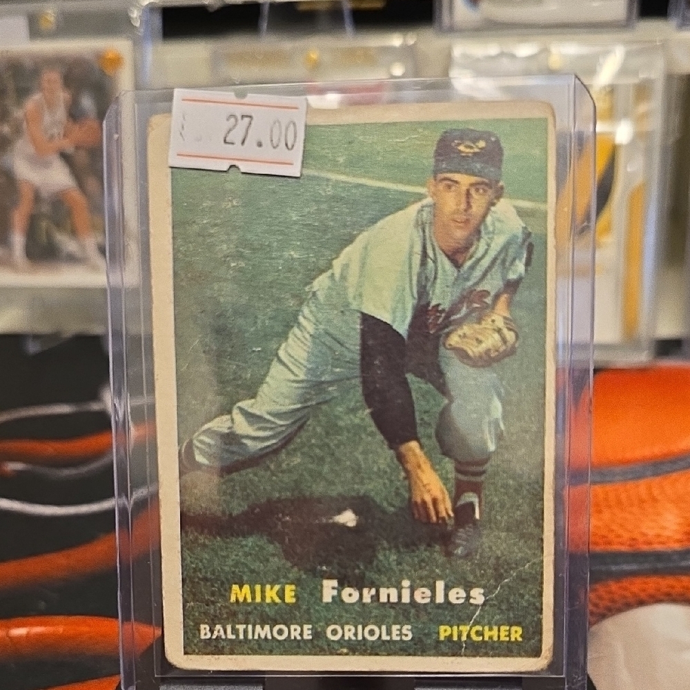 1957 TOPPS 116 MIKE FORNIELES EX